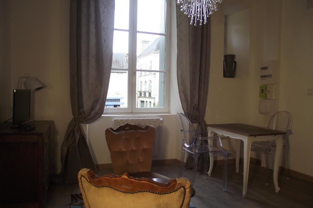 Nature & Chateaux Chinon Rum bild